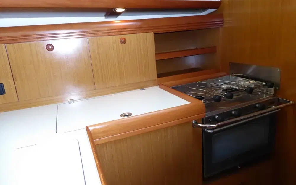 slider 13 Jeanneau Sun Odyssey 42 DS