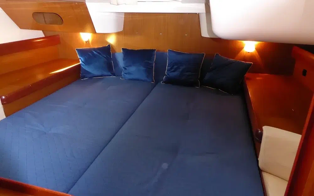slider 9 Jeanneau Sun Odyssey 42 DS
