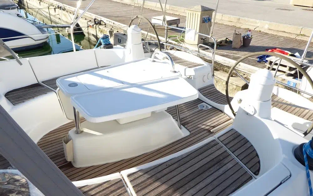 slider 4 Jeanneau Sun Odyssey 42 DS