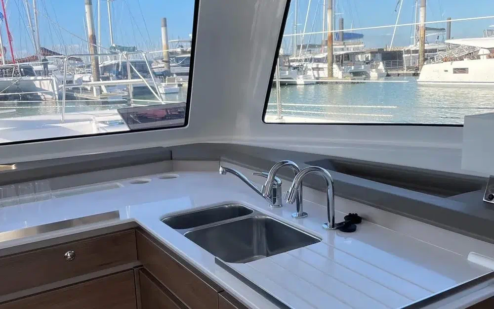 slider 22 Bali Catamarans Catspace 40