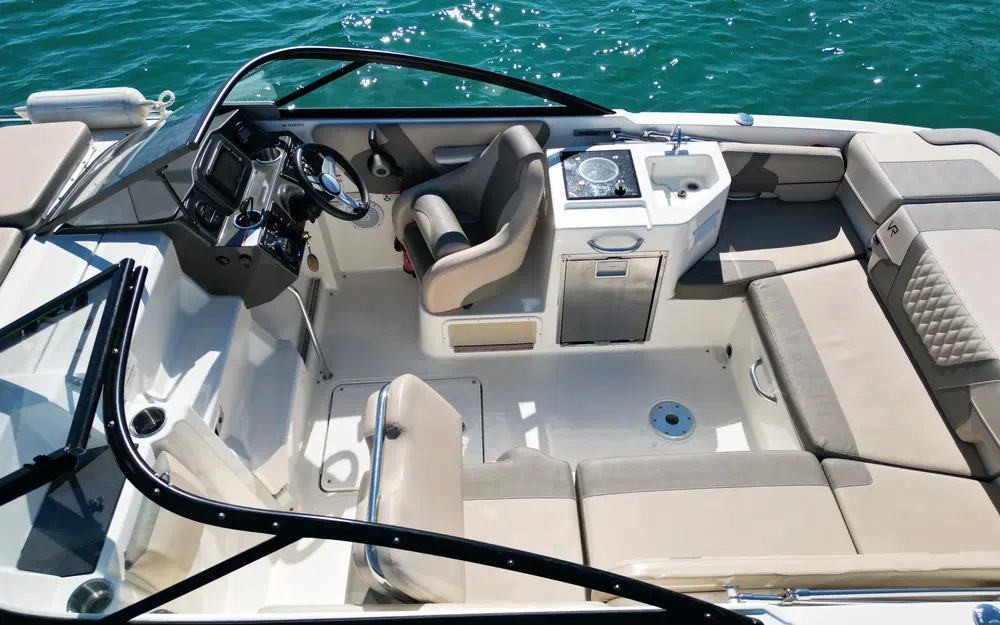 slider 11 Bayliner VR6 Cuddy
