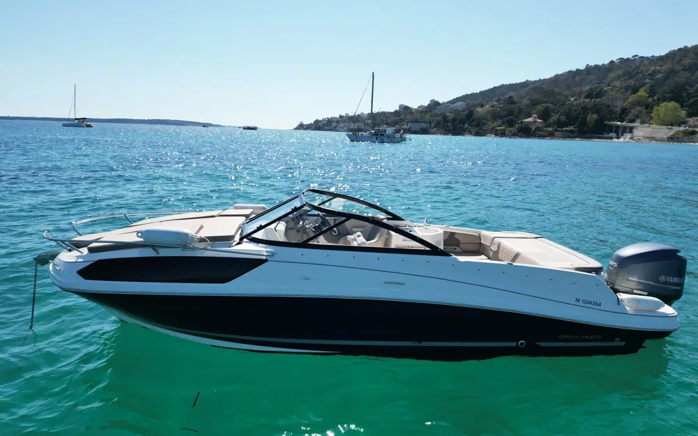 slider 4 Bayliner VR6 Cuddy