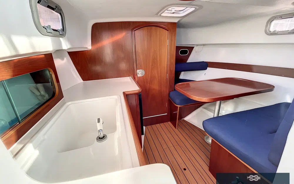 slider 14 Beneteau Antares 710