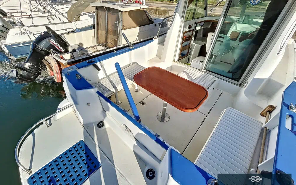 slider 6 Beneteau Antares 710