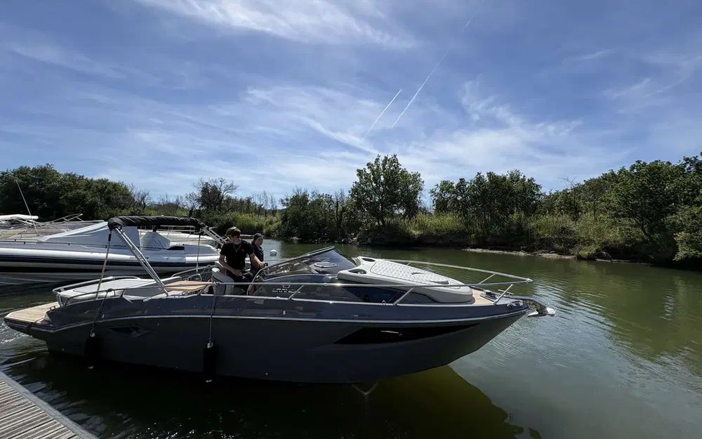 slider 8 Cranchi Endurance 30