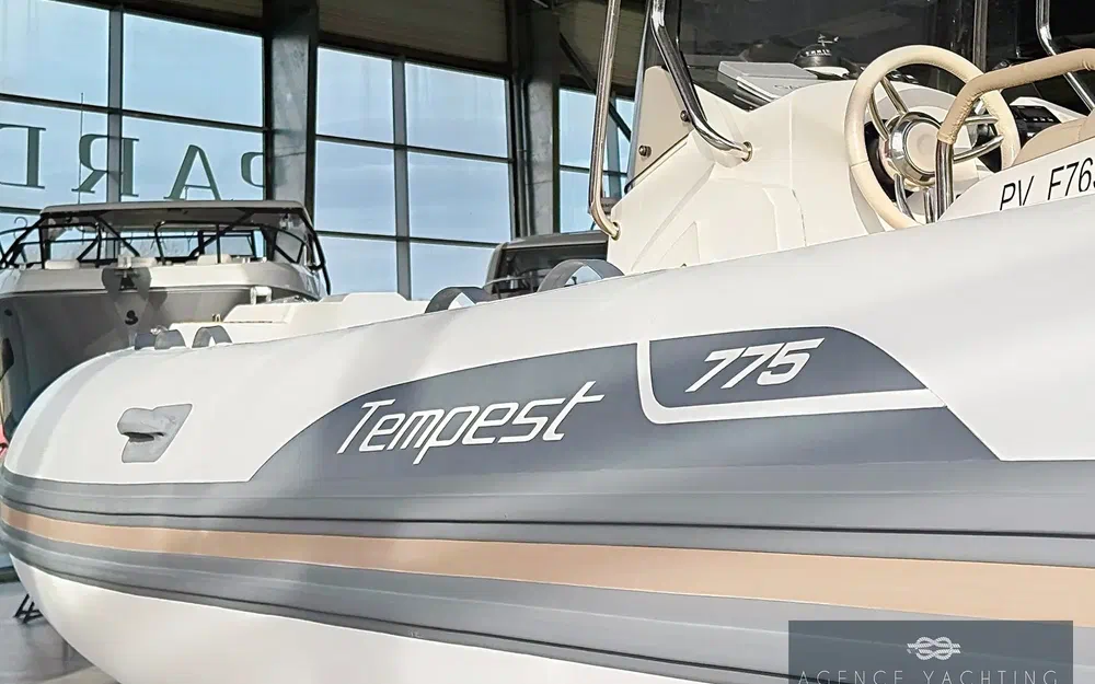 slider 6 Capelli Tempest 775