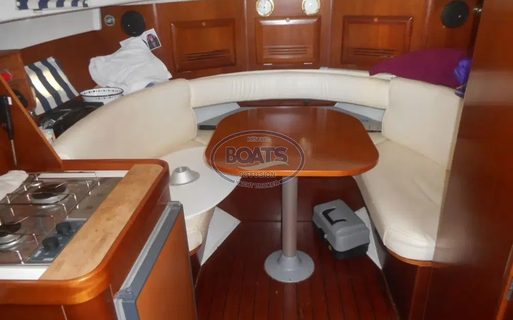 slider 5 Beneteau Ombrine 800 WA