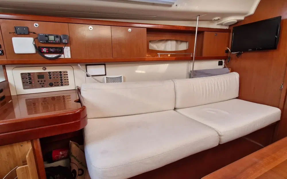 slider 3 Beneteau Oceanis 40