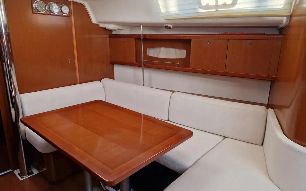 slider 4 Beneteau Oceanis 40