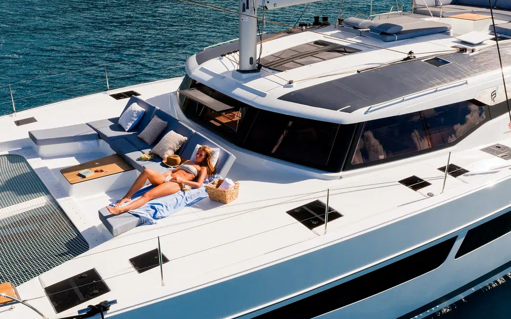 slider 2 Fountaine Pajot Aura 51