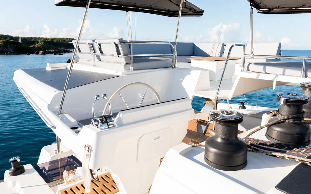slider 5 Fountaine Pajot Aura 51