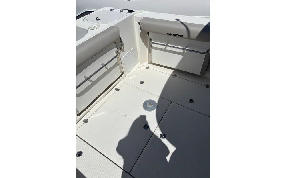slider 10 Quicksilver 675 PILOTHOUSE
