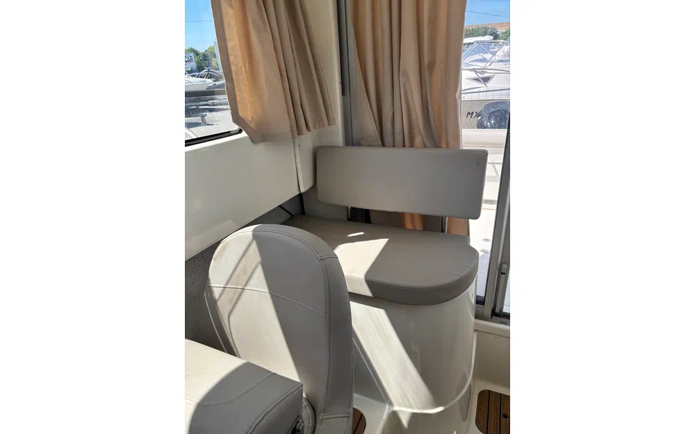 slider 4 Quicksilver 675 PILOTHOUSE