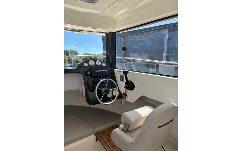 slider 6 Quicksilver 675 PILOTHOUSE