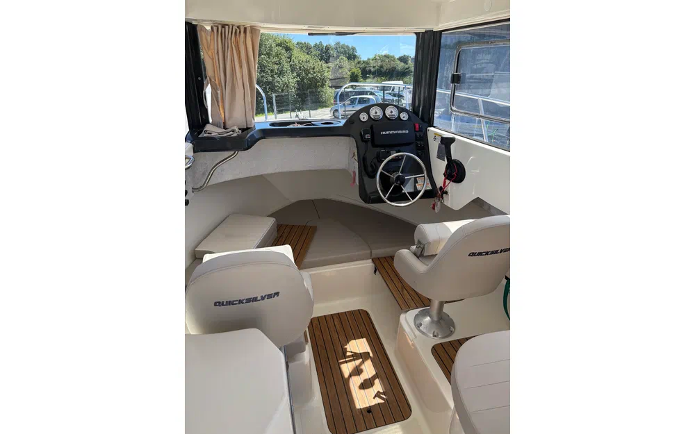 slider 7 Quicksilver 675 PILOTHOUSE