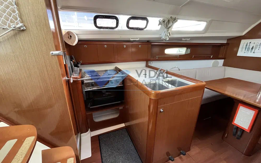 slider 3 Beneteau Oceanis 31