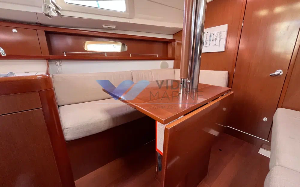 slider 8 Beneteau Oceanis 31