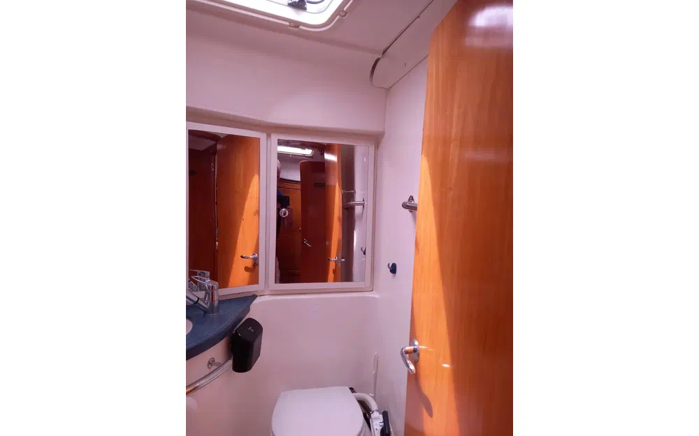 slider 2 Bavaria 42 Cruiser