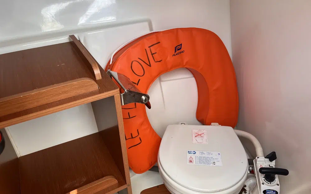 slider 9 Beneteau Antares 750