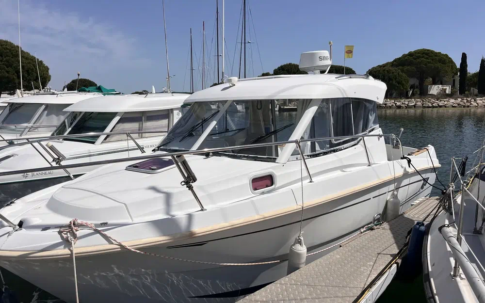slider 1 Beneteau Antares 750