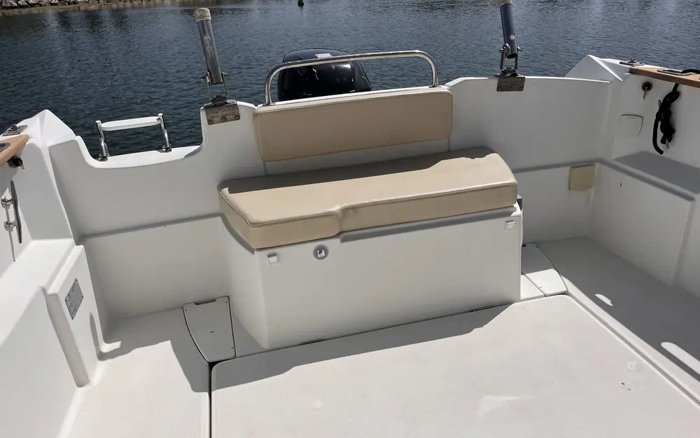 slider 3 Beneteau Antares 750