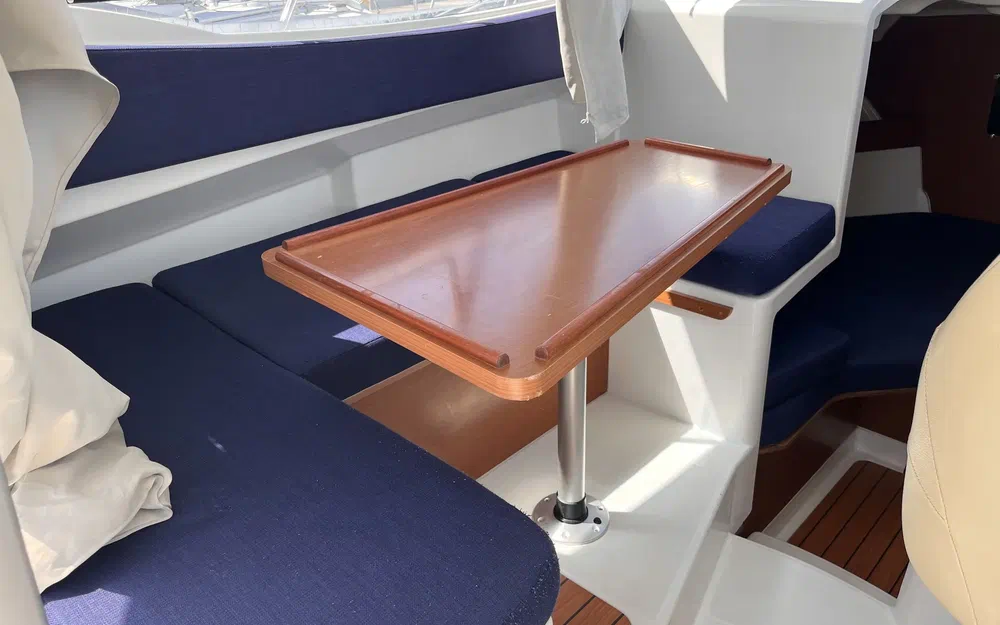 slider 5 Beneteau Antares 750