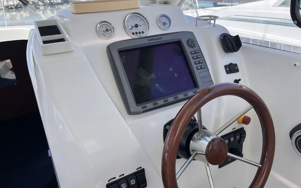 slider 8 Beneteau Antares 750