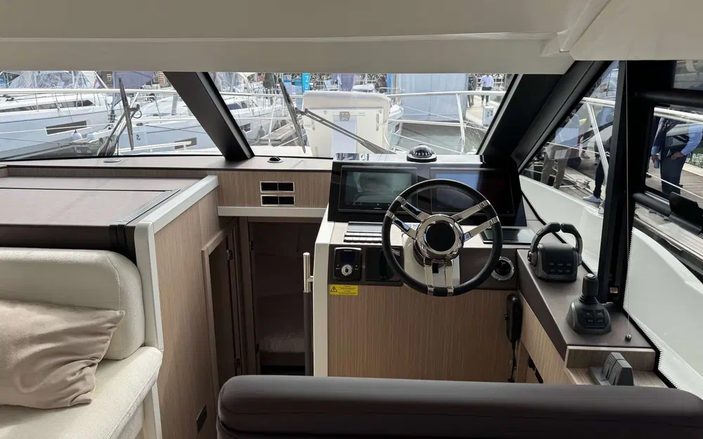 slider 4 Prestige Yachts F4.3