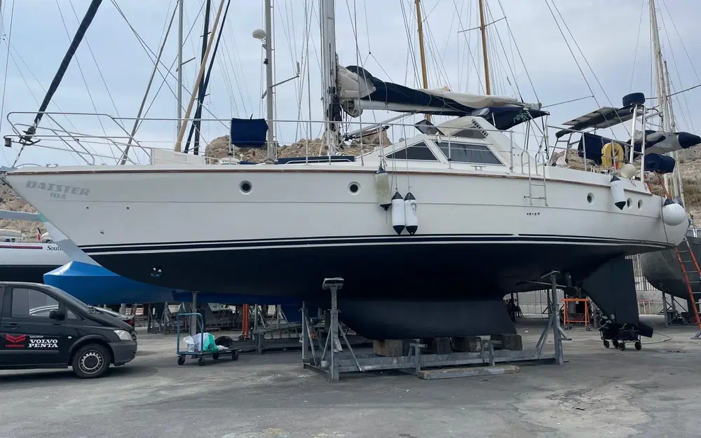 slider 4 Trident Marine Trident 45 Voyager