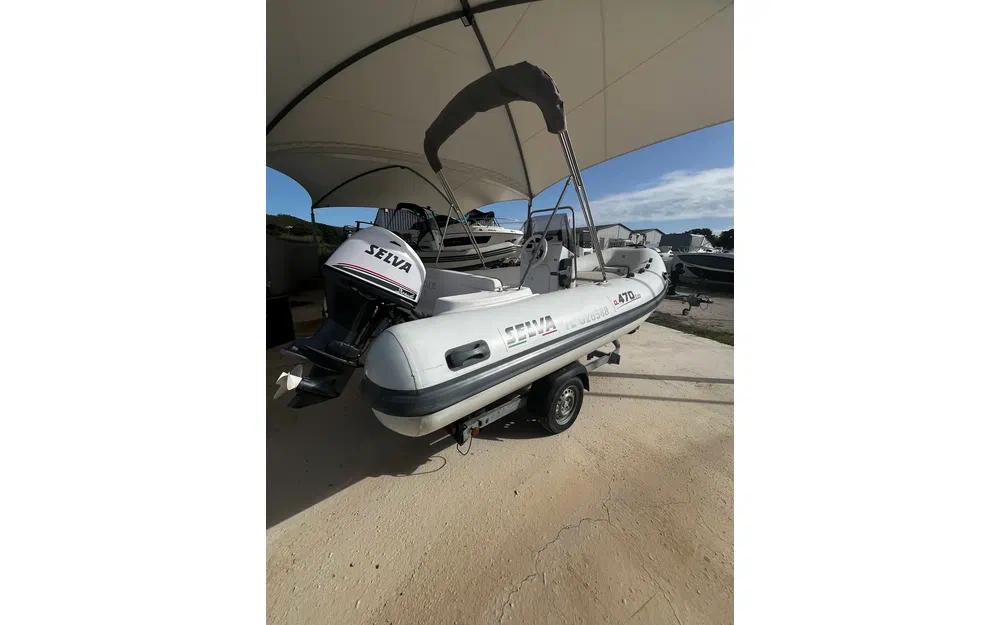 slider 1 Selva D470