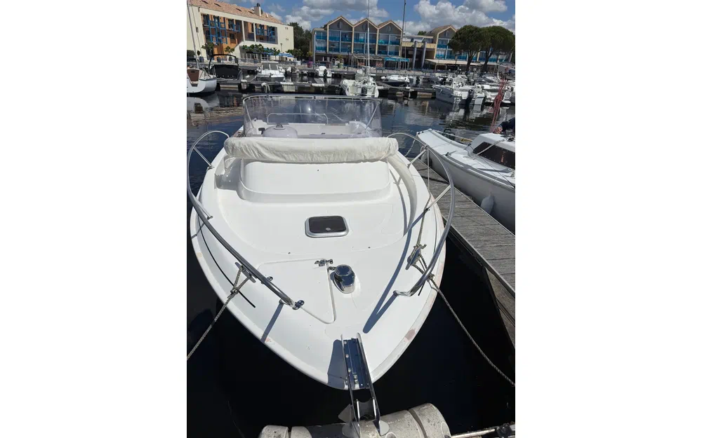 slider 2 B2 Marine 652 Cabine cruiser Dark Line