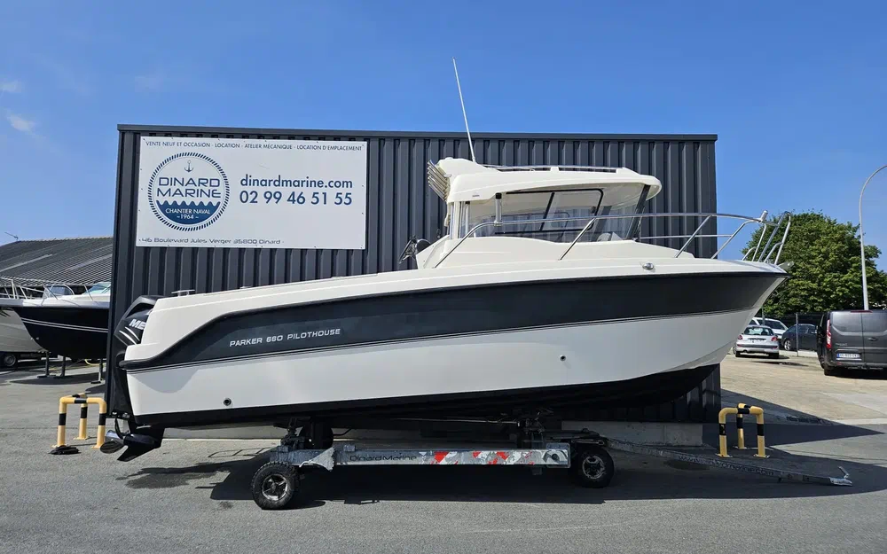 slider 1 Parker 660 Pilothouse