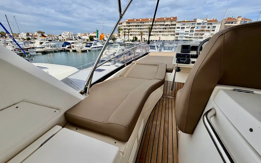 slider 17 Jeanneau Prestige 50 Fly