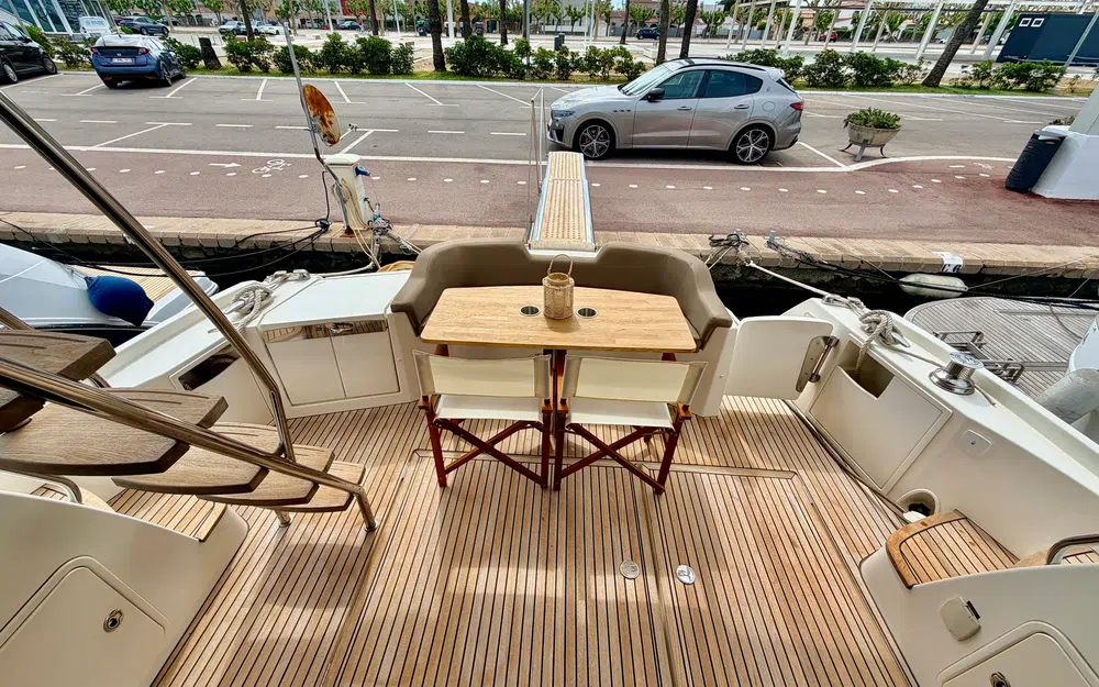 slider 15 Jeanneau Prestige 50 Fly
