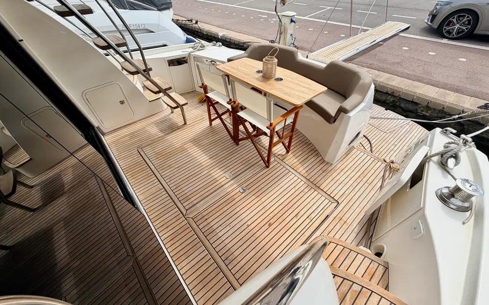 slider 16 Jeanneau Prestige 50 Fly