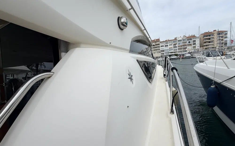 slider 9 Jeanneau Prestige 50 Fly