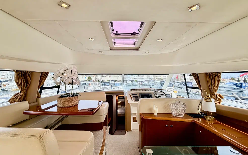 slider 21 Jeanneau Prestige 50 Fly