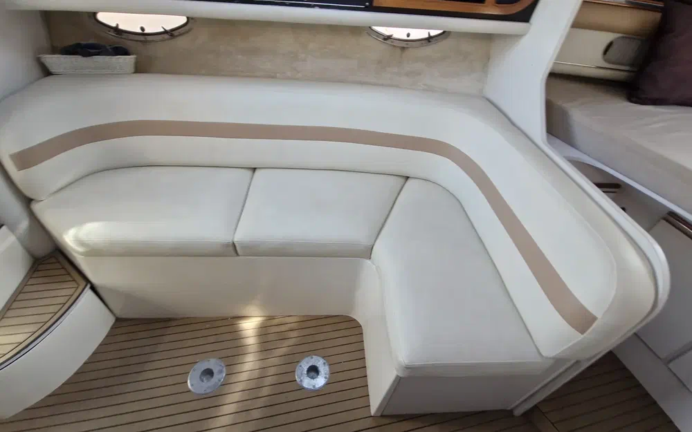 slider 19 Cruisers Yachts 3070 Rogue