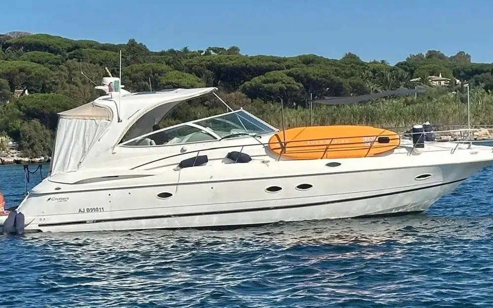 slider 12 Cruisers Yachts 440 Express