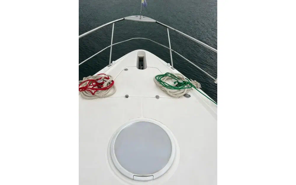 slider 13 Cruisers Yachts 440 Express