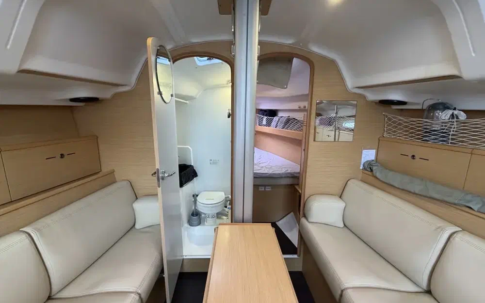 slider 14 Beneteau First 36.7