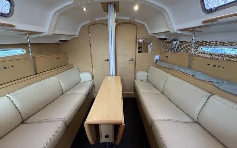 slider 15 Beneteau First 36.7