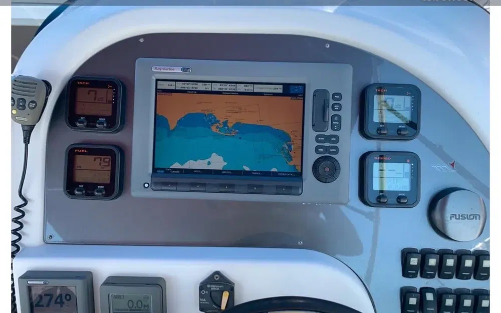 slider 20 MV Marine Vesevus 35