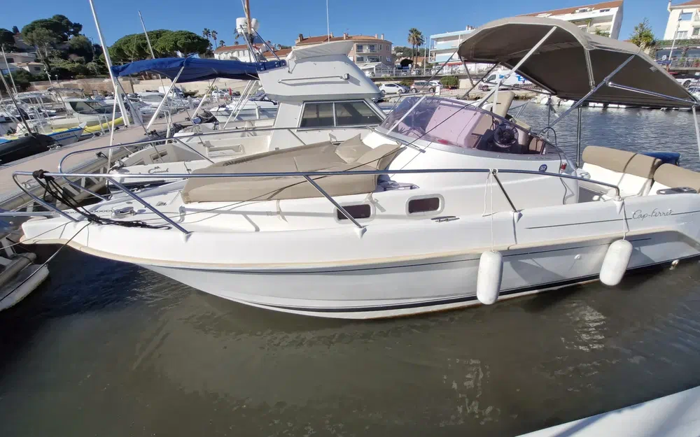 slider 1 B2 Marine Cap Ferret 752 DC