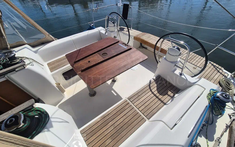 slider 2 Dufour 375 Grand Large