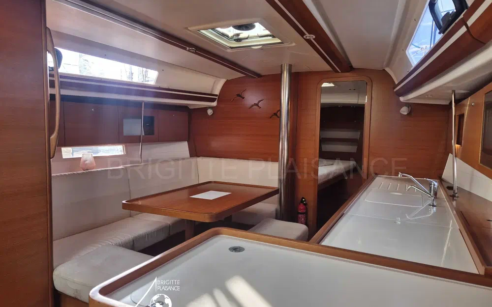 slider 5 Dufour 375 Grand Large
