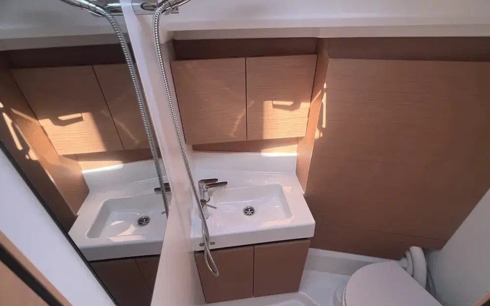 slider 13 Jeanneau Sun Odyssey 380