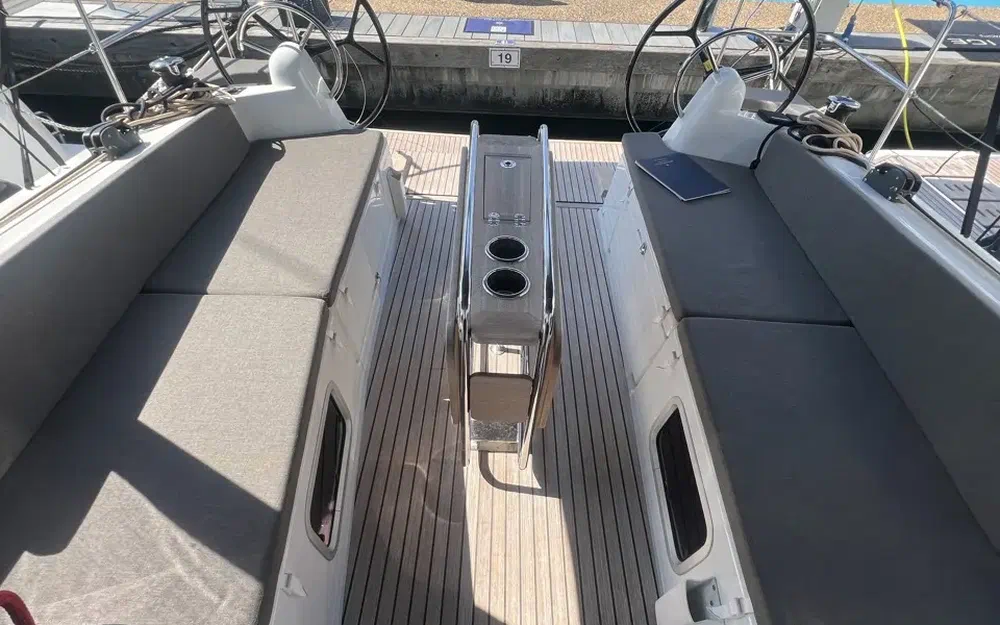 slider 4 Jeanneau Sun Odyssey 380