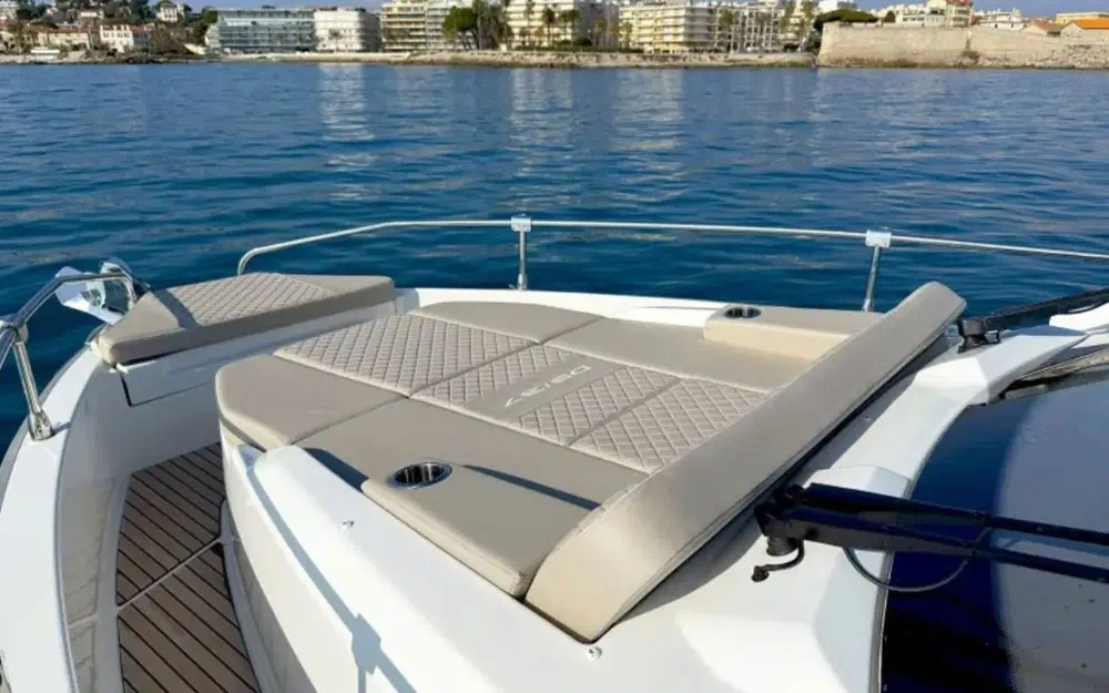 slider 7 Jeanneau DB 37