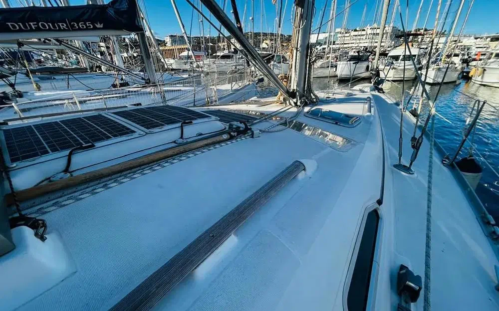 slider 16 Beneteau Oceanis 393